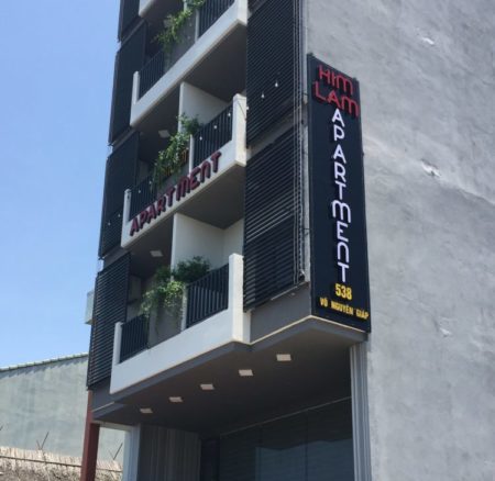 Bảng hiệu chữ nổi viền led vẫy cho khách sạn apartment